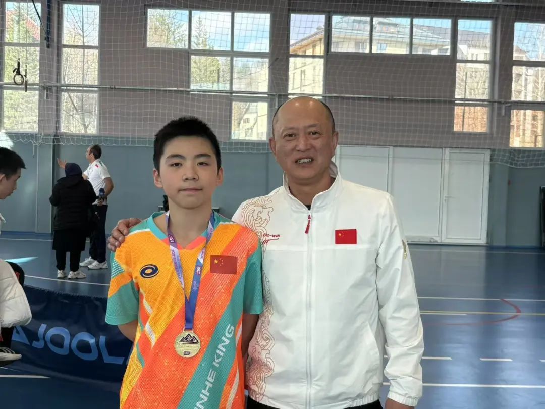 LD乐动体育入口哈三中教师指导中国女子乒乓球队夺得U15世界中学生夏季运动会团体冠军(图2)